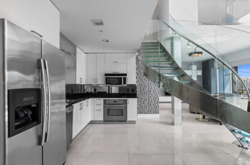 Palantirがマイアミへ本社移転｜フロリダ不動産に何が起きているのか?